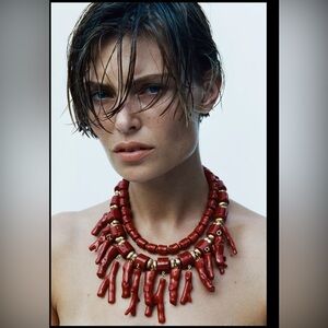 New in Box, 2 Pack Bold Zara Resin necklace coral 1856/051